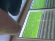 Elle me suce au réveil et je joui sur son jean  10/16