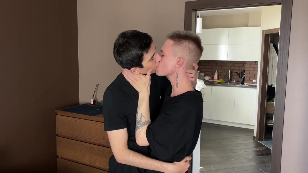 bottom first cum from anal fuck then eat tops cum