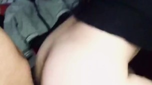 MI EX NOVIA viene a mi casa a recoger unas cosas y me presta su culo para venirme por última vez 