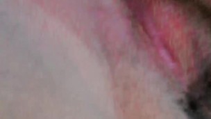 Me masturbo y me mojo mucho