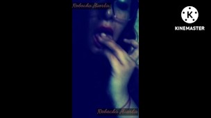 Me encanta masturbarme cuando estoy sola en casa