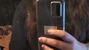 Con el juguete de mi mamá 