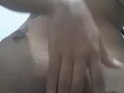 colombiana amateur se despierta excitada y se toca