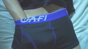 パンツが先っぽに擦れてイッちゃう男の子