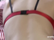 Ersties: Süße Nürnbergerin vergnügt sich vor Kamera 5/16