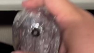 25歳の太った男のオナホオナニー！！透明なホールでビュルビュル射精がまるわかり！