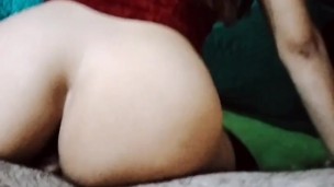 CHICA CULONA DE TINDER CABALGANDO SU PRIMER ANAL