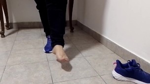 Hopping one shoe light