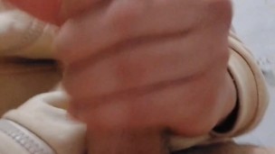 Paja de pene blanco termina en semen