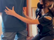 【くすぐり検証】膝立ちしてる時にくすぐったらどうなる！？♡ #shorts - Screenshot 8 of 16 - 素人