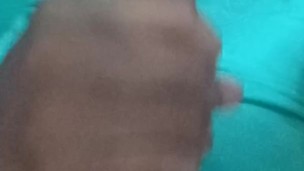Video xxx_Hombre con antifas jalandose su pene, que rico se ve_ porno