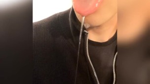 Dripping tongue