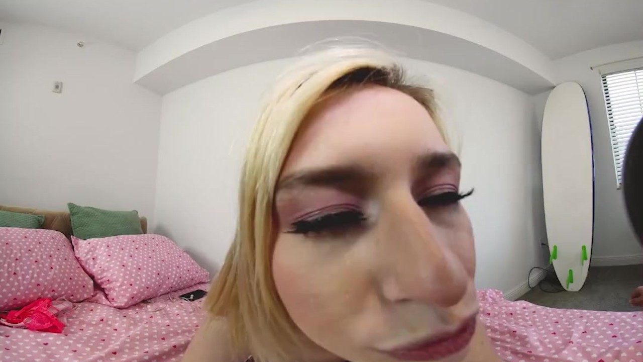 Stepdaddy caught Spying on petite Step-daughter - Vidéo de sexe gratuite - RedTube