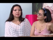 Ersties: Frauen von nebenan haben heißen Sex vor Kamera 3/16