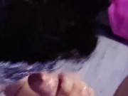 Moglie italiana fa un pompino da brava troia e aspetta la sborra a bocca aperta