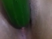 Masturbandome con un gran y rico pepino - Screenshot 4 of 16 - Masturbation