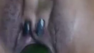 Masturbandome con un gran y rico pepino