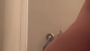 Jiggle jiggle in the shower 