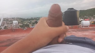 VIDEO XXX_MASTURBANDOSE EN LA AZOTEA Y DA UNA GRAN SENSACIÓN DE PLACER