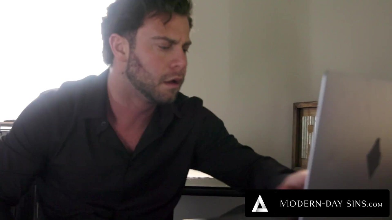 Voyeur Watches Her Masturbate Through Camera! - Free Sex Video - RedTube