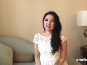 Ersties: Exhibitionistin masturbiert schmackhaft vor Kamera 13/16