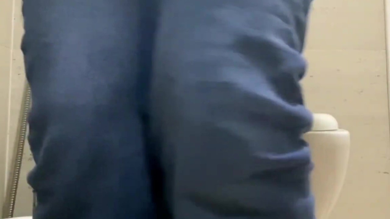 Siririca escondida no banheiro 🙈🔥 - Free Sex Video - RedTube