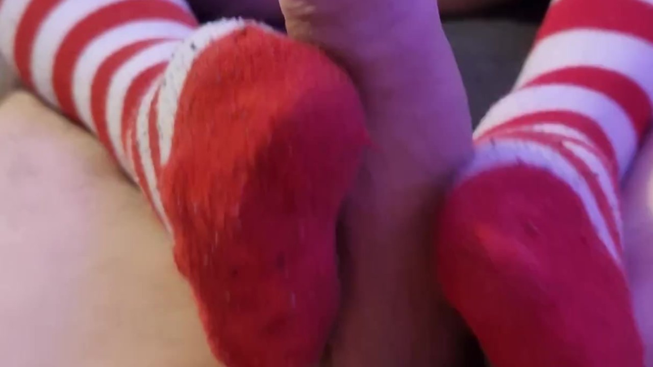 Femboy grinding cock and giving footjob in socks (CUSTOM REQUEST) - NagisaIf