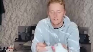 Twink worships sweaty socks 