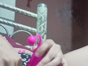 ME MASTURBO Y TENGO UN RICO SQUIRT