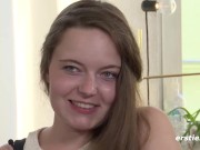 Ersties: Düsseldorferin masturbiert schmackhaft vor Kamera 13/16