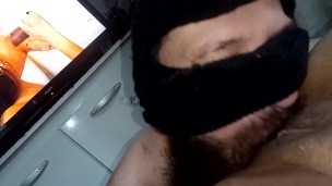 sucking pussy till he ejaculates in his mouth watching porn she is a bitch likes bitching💦