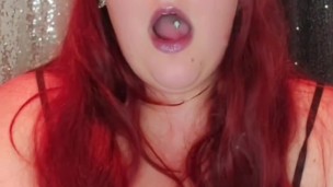 Nicki Pie smoking masturbation with Eve 120s