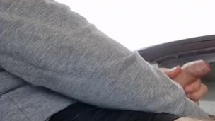 Je jouis vite dans le train pour une etrangere