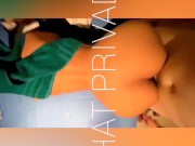 Entro a la habitación de mi hermanastra a la medianoche y me cabalga moviendo el culo frente 16/16