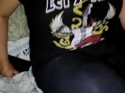 POV mi hermanstra hablaba con sus amigovios y me paga con una mamada para que no cuente nada 3/16