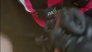 Ma demi soeur aime avoir du sperme dans sa culotte pour sa chatte crémeuse