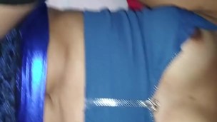 Me encanta cómo gime mi putita cuando me la cojo en minifalda y liguero