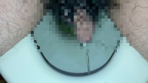 【放尿】おしっこ自撮り。飲んでくれる人いますか？