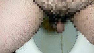 【包茎】朝一で出す黄色い特濃おしっこ