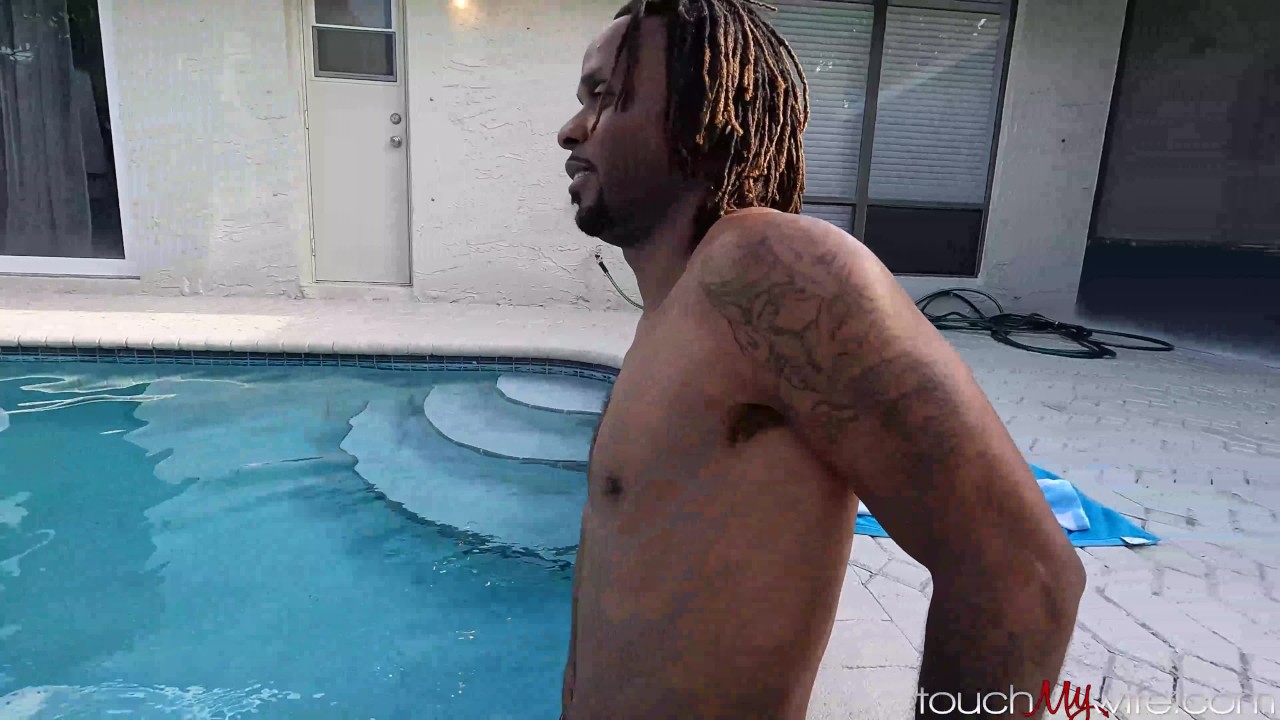 Husband Watches BBC Fuck His Wife Hard in Their New Pool - Demi Diveena - - Vídeo de sexo gratis - RedTube