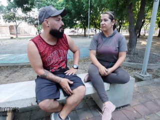 Me encuentro en el parque a una compañera y la invito a mi casa – Porno en Español