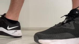 Macrophilia - gym shrinking foot crush