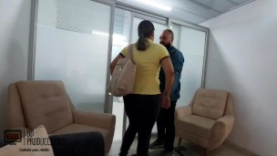 Llego a un trato con la directora del colegio de mi hijastro - Parte 1 - Porno en Español