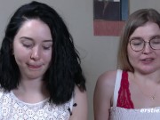 Ersties: Süße Blondine vögelt 18-Jährige Deutsche mit Strap-On 4/16