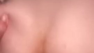 Plaisir intense dans une levrette crémeuse 