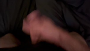 Je me branle et ejacule sans les mains pour l’exciter