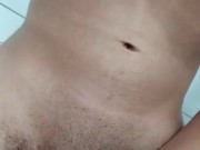 gozando muito no chuveiro 12/16