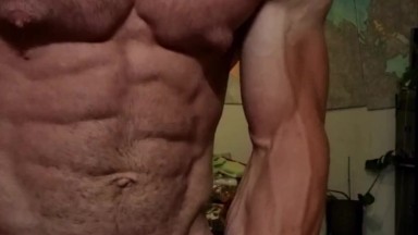 Massive muscles bodybulder flex and cum