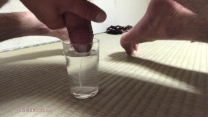 透明なコップの中に射精してみた　その2
