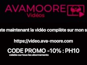 Une jeune étudiante rousse me lèche et me baise la chatte avec un gode XXL 15/16